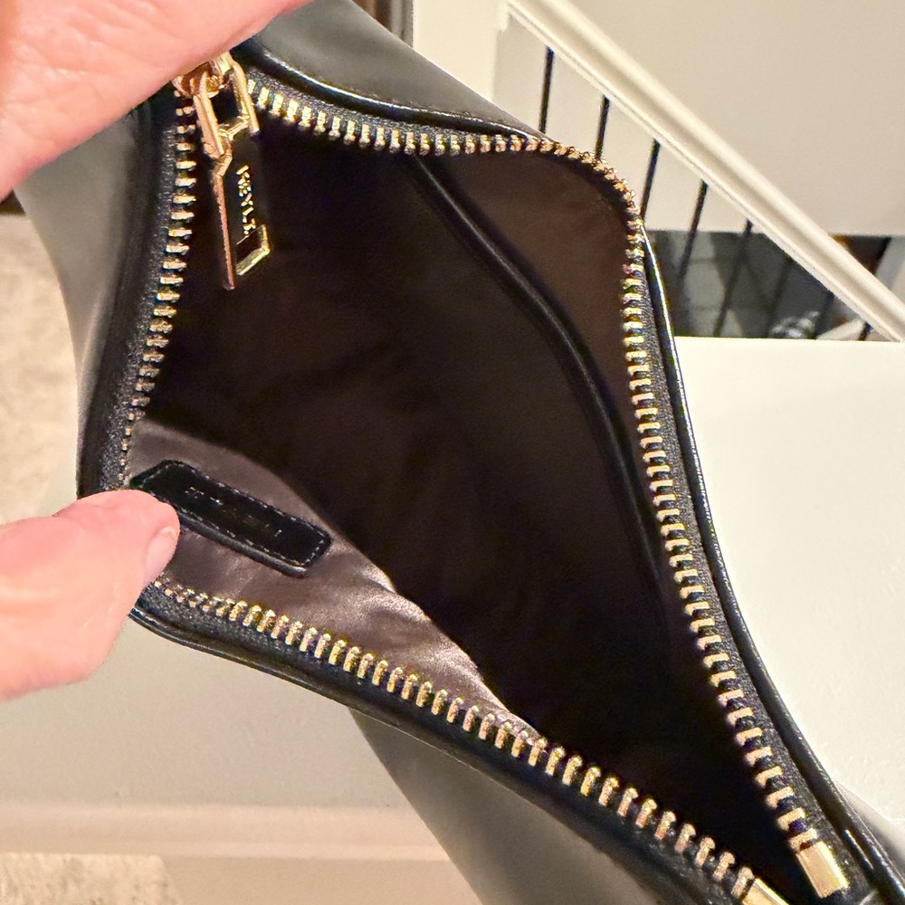 Keyli NWOT Black Crescent Shoulder Bag with Gold Accents - Picture 5 of 8